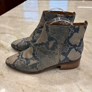Lucky Brand Snakeskin Ankle Boots Size 7M Gray Tan Low‎ Heel Booties Causal Cool